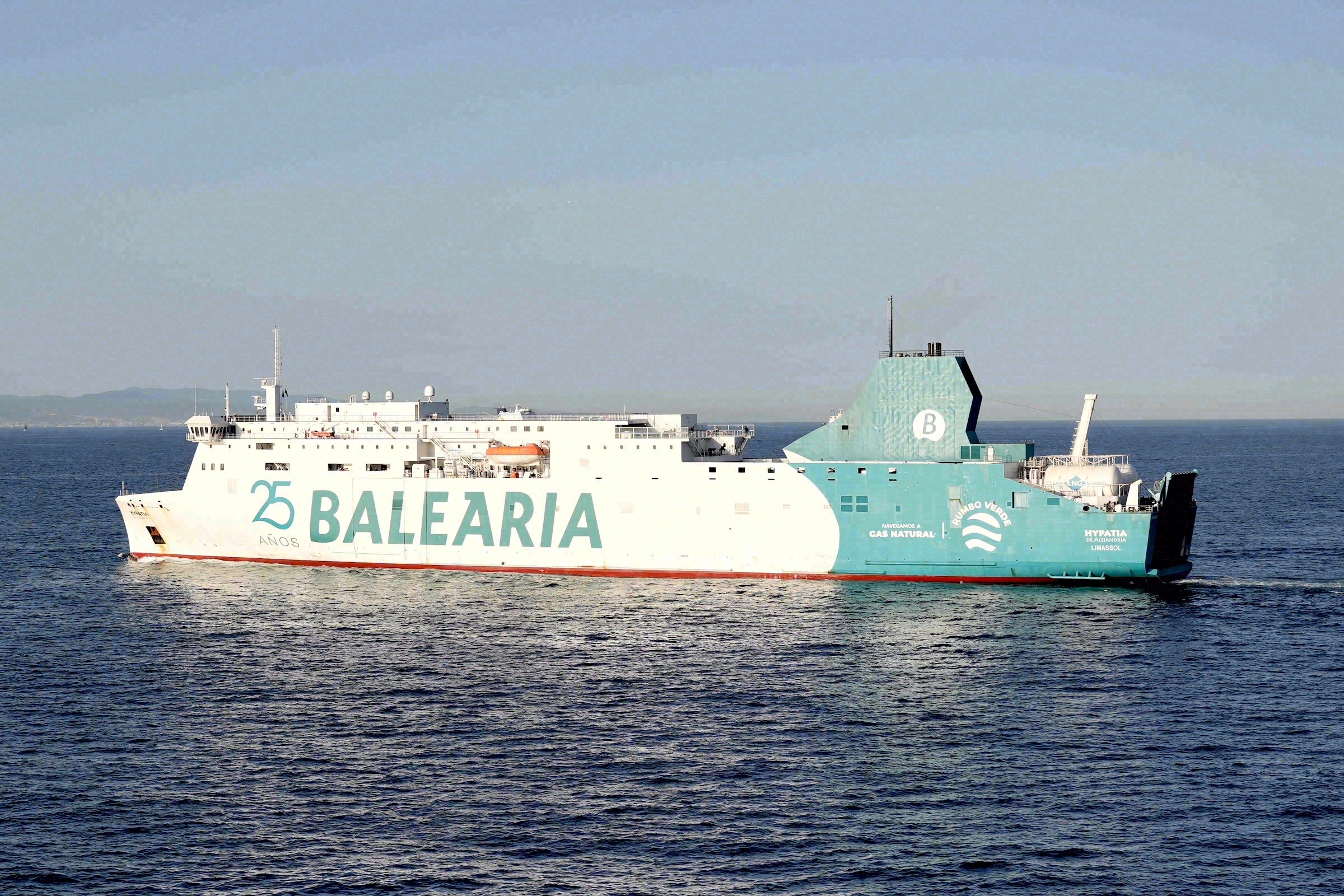 Trajekt Baleàrie Hypatia de Alejandría v plavbě po západním Středomoří
